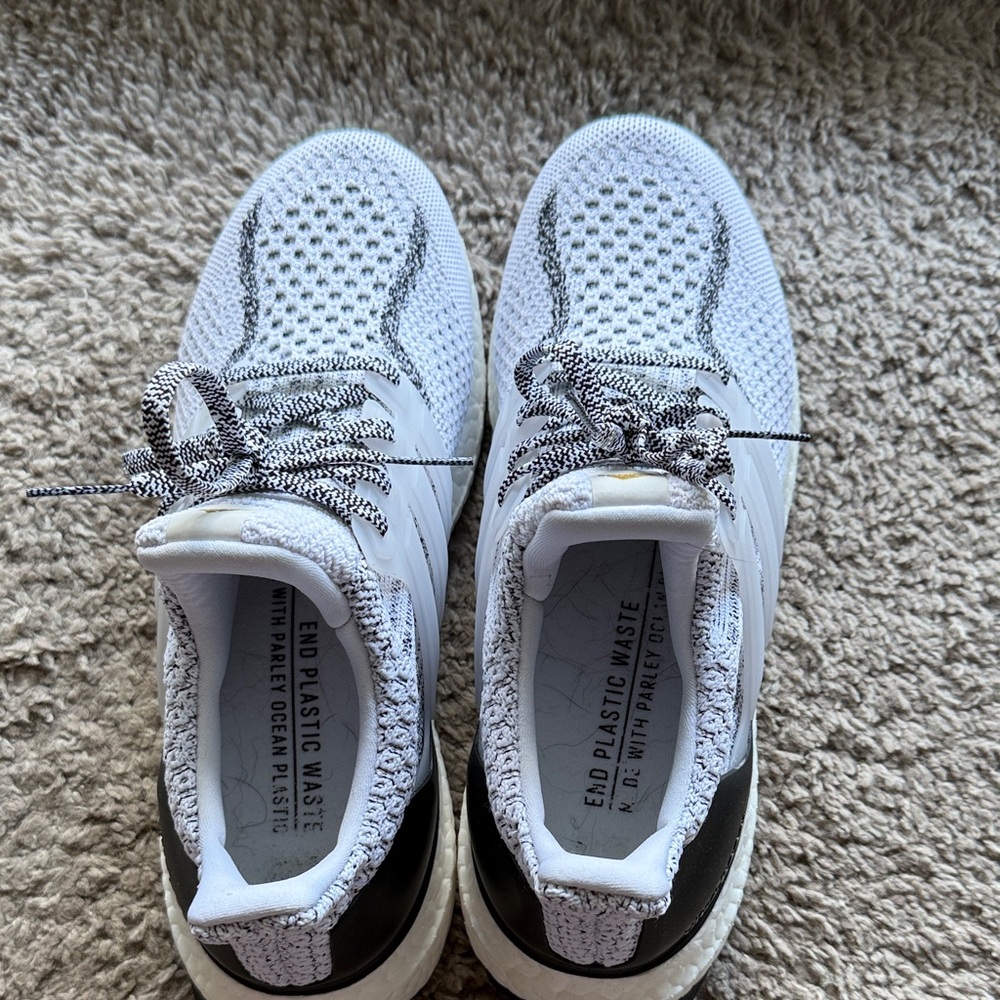 Adidas Ultra Boost White and Black - Picture 2 of 4